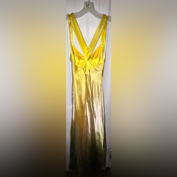 Stunning cocktail dress - Picture 2 of 3